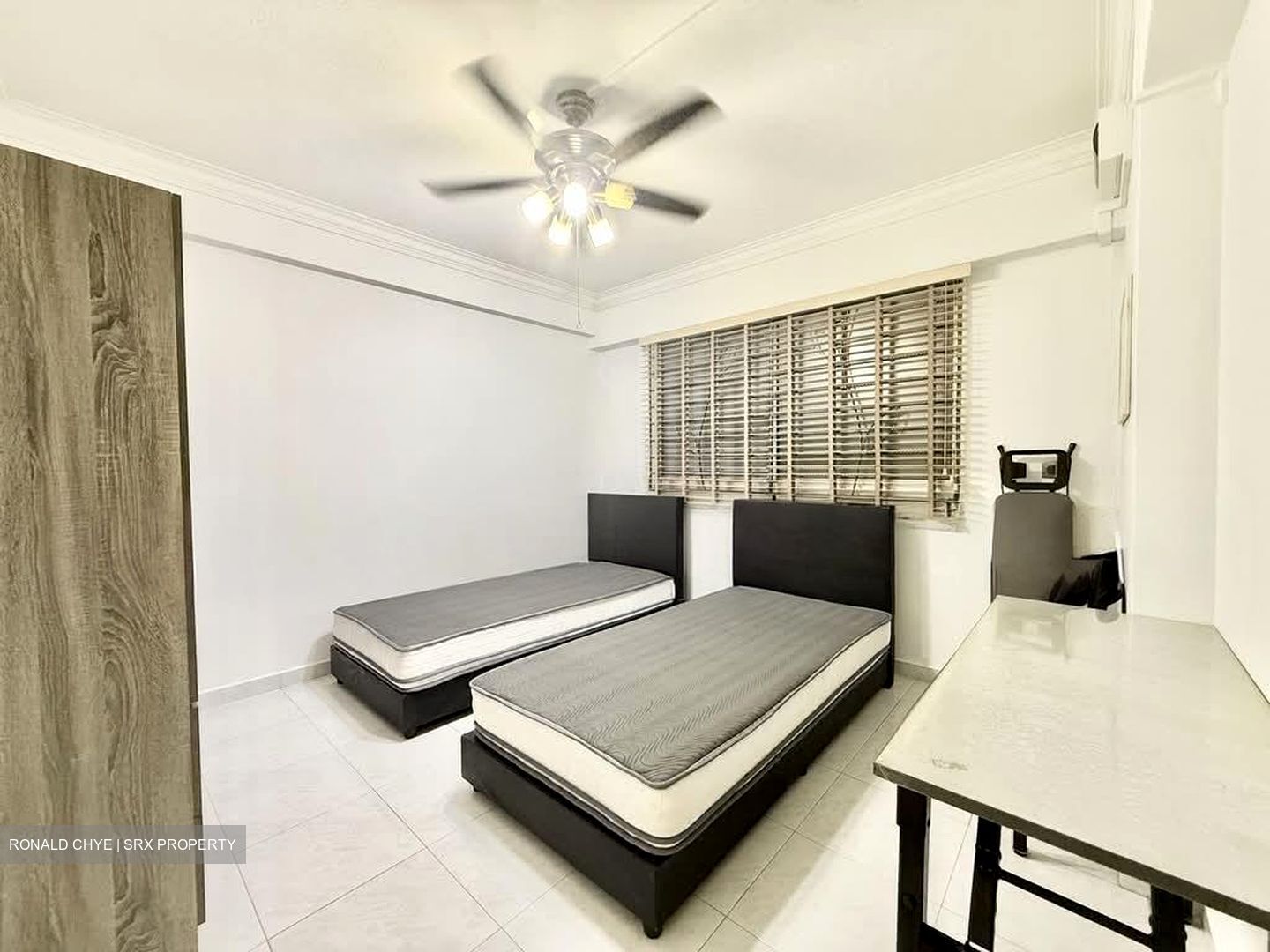 Blk 833 Hougang Central (Hougang), HDB Executive #563797461
